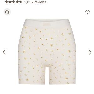 BRAND NEW skims boxers medium